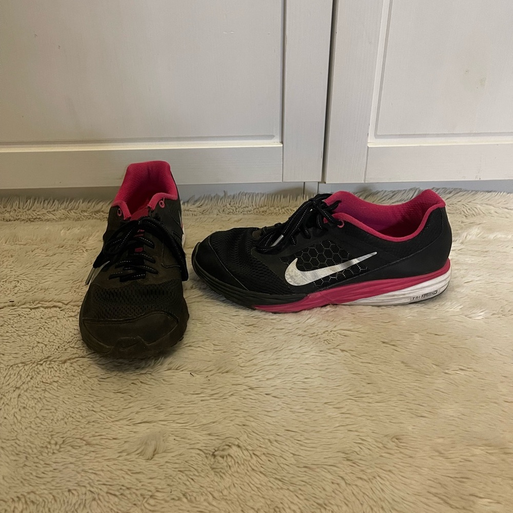 Nike Black and Pink Athletic Shoes with Sporty Design